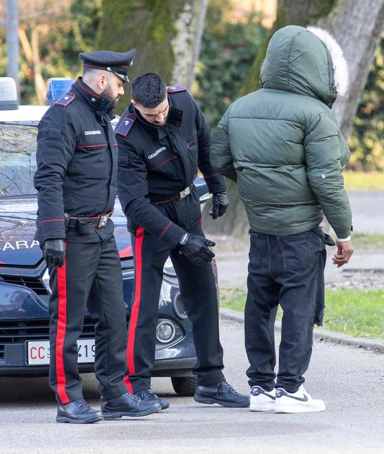 Ferrara, scatta il blitz al parco dello spaccio con polizia, carabinieri e Finanza