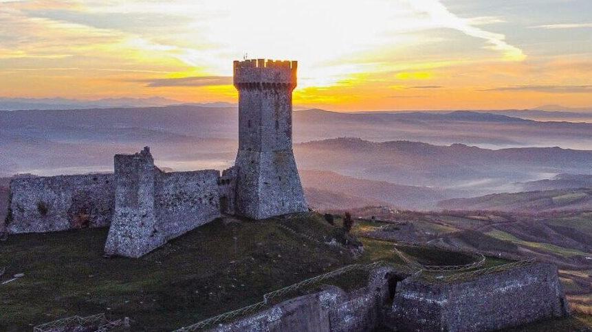 Nel regno di Ghino di Tacco: a spasso nel borgo di Radicofani gioiello medievale sulla via Francigena