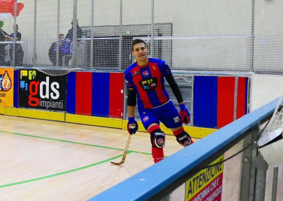 Federico Ambrosio esulta dopo un gol (Foto Roberto Paglianti)