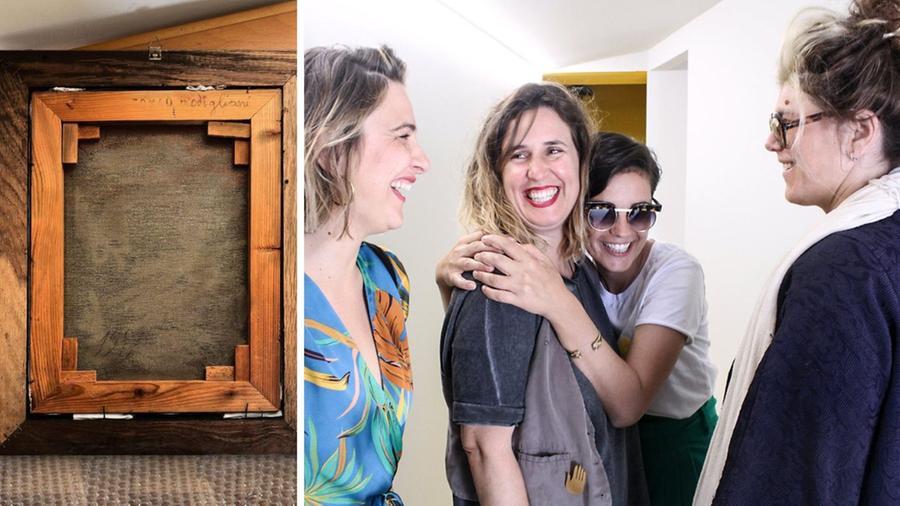 La foto del retro del quadro pubblicata sulla bacheca della galleria d’arte Uovo alla Pop e le ragazze della galleria