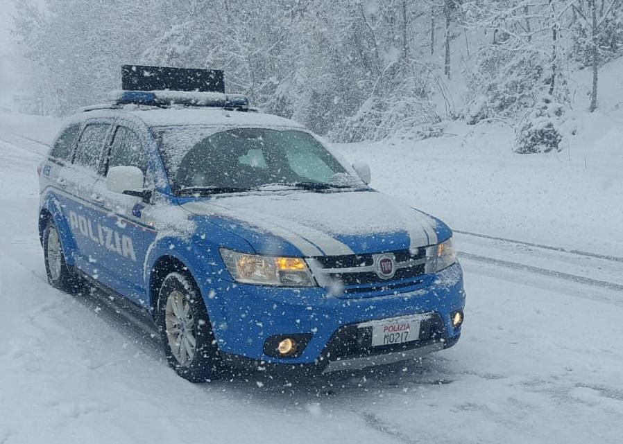 Nevica sulla 389: galleria Correboi percorribile