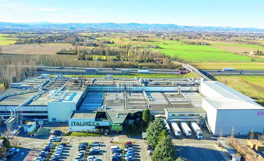 Chiude lo stabilimento Gegè, la rabbia dei dipendenti: «A casa col mutuo da pagare»