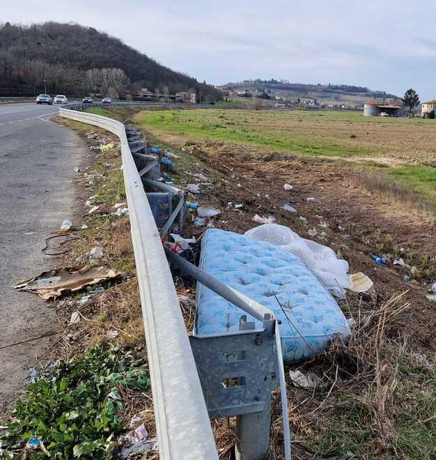 Caso 429: la strada dei veleni ora è diventata una discarica