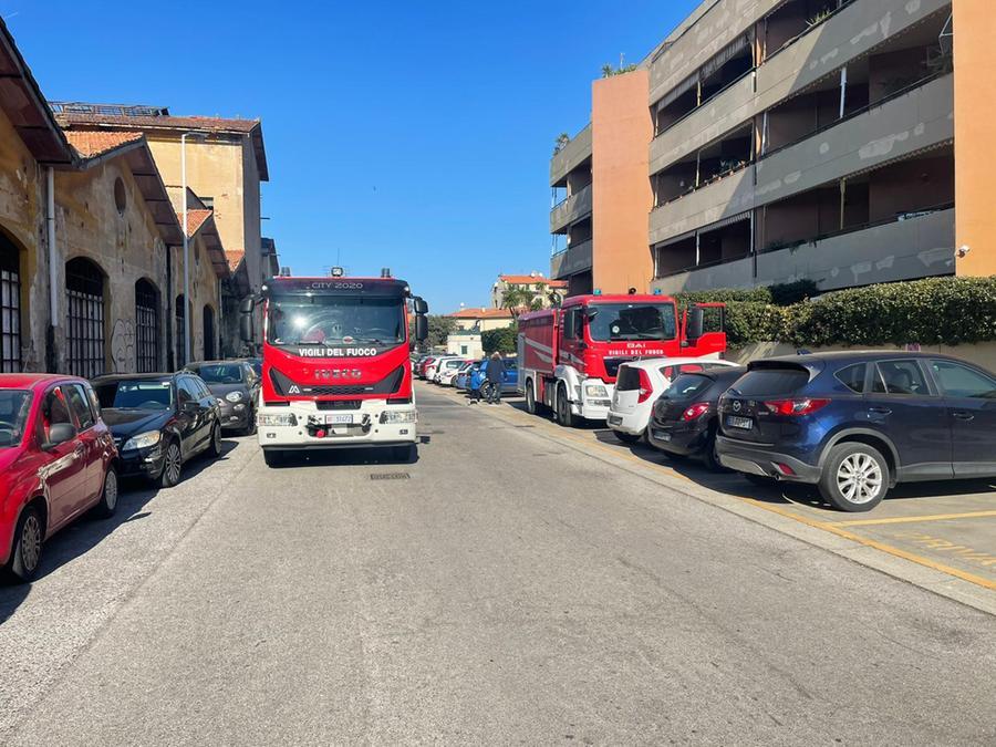 Via della Meridiana, incendio all’ex Pirelli
