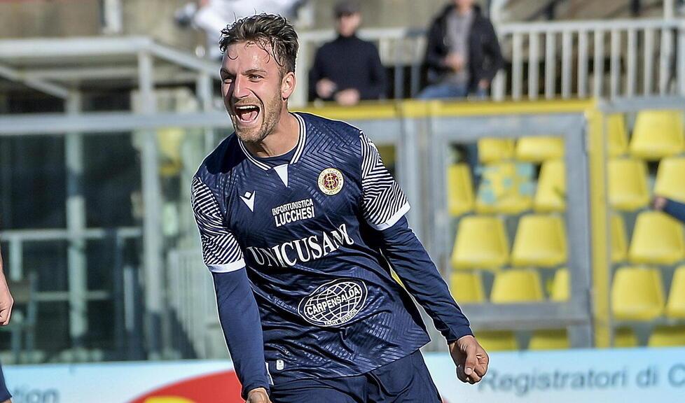 Ordini da mezzo mondo per la maglia del Livorno con la “L”