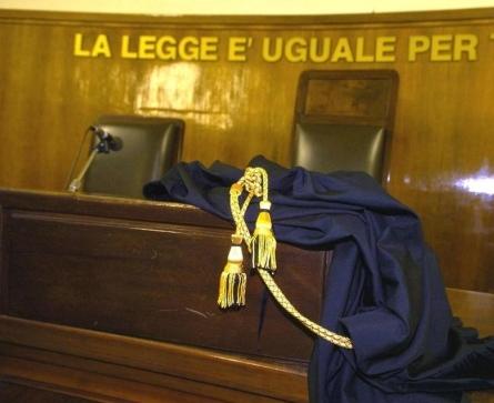 Marano. Si lasciano e chiudono il ristorante «Si è portata via anche il bancone»
