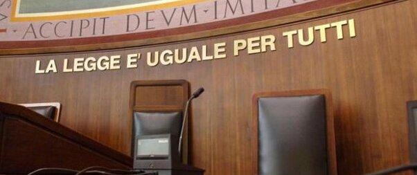 La perseguitava con messaggi e foto hot: dopo la minaccia di divulgare video intimi dell’ex scatta la denuncia e viene condannato