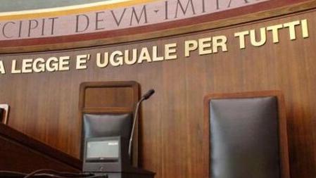 La perseguitava con messaggi e foto hot: dopo la minaccia di divulgare video intimi dell’ex scatta la denuncia e viene condannato