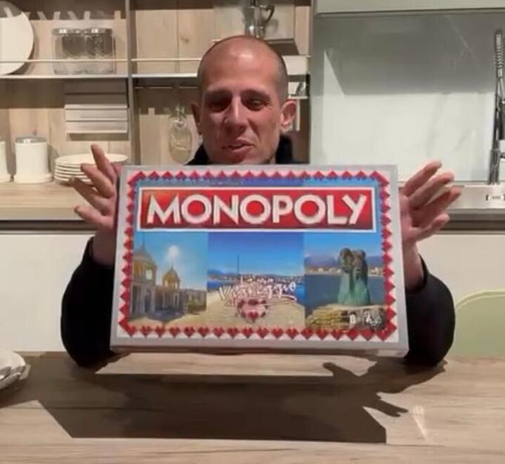 Il Monopoly cambia faccia e si ispira al Carnevale di Viareggio