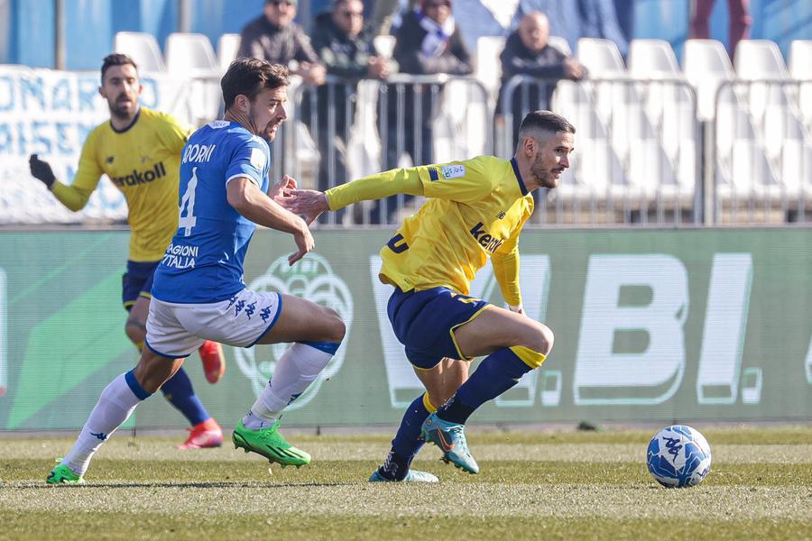 Il Modena sbanca Brescia: decide Falcinelli su rigore