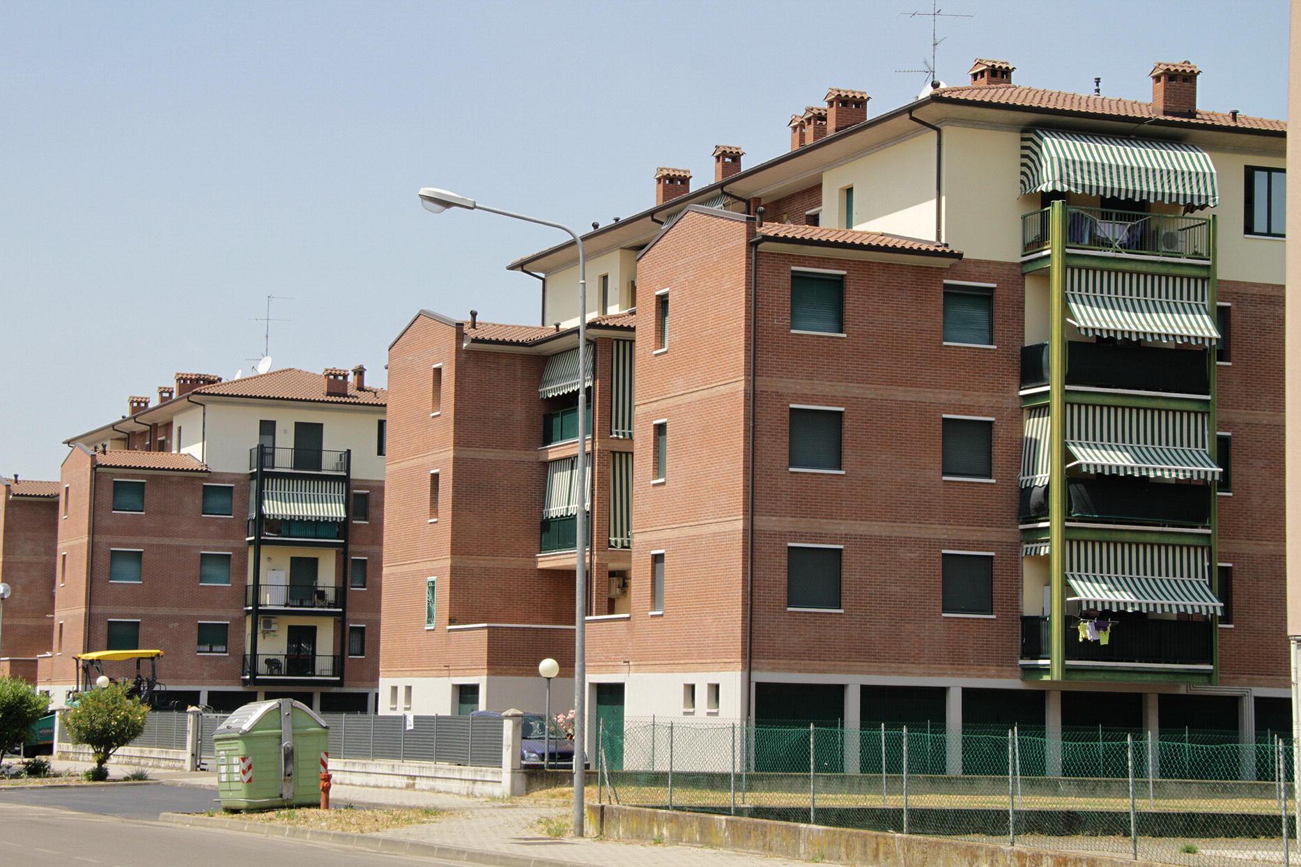 Casa, corsa a ridurre i consumi: a Lucca solo una su cento è a posto