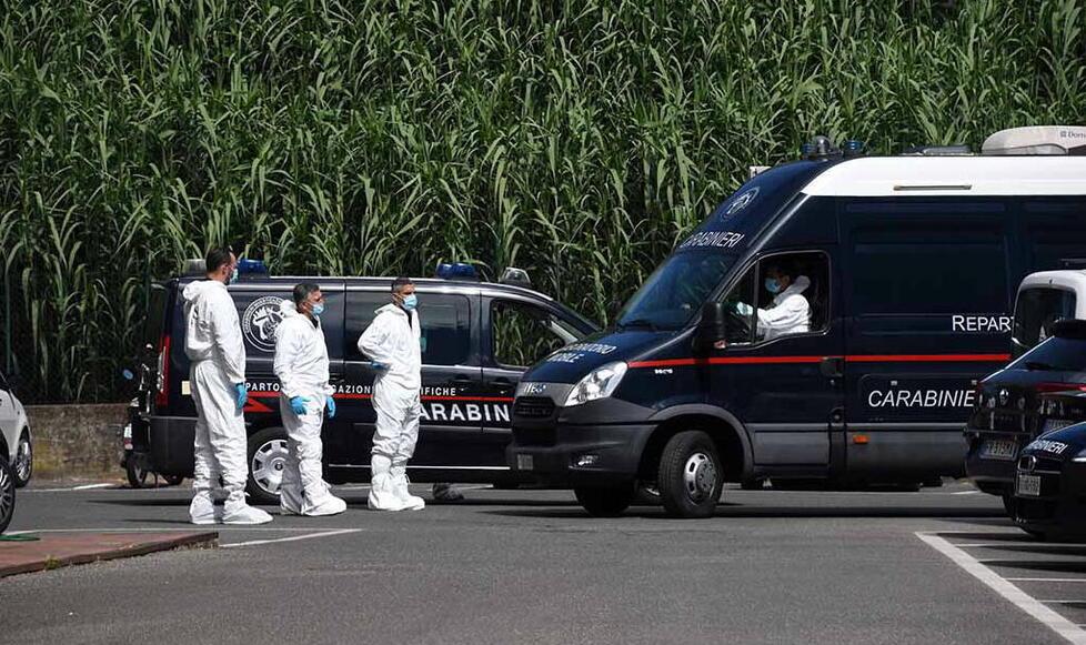 I carabinieri di una squadra investigazioni scientifiche (foto d’archivio)