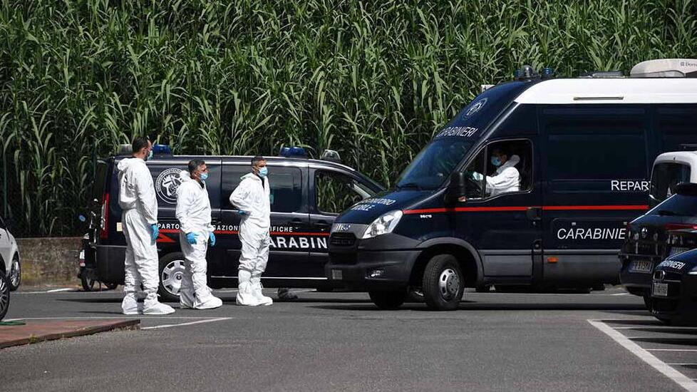 I carabinieri di una squadra investigazioni scientifiche (foto d’archivio)
