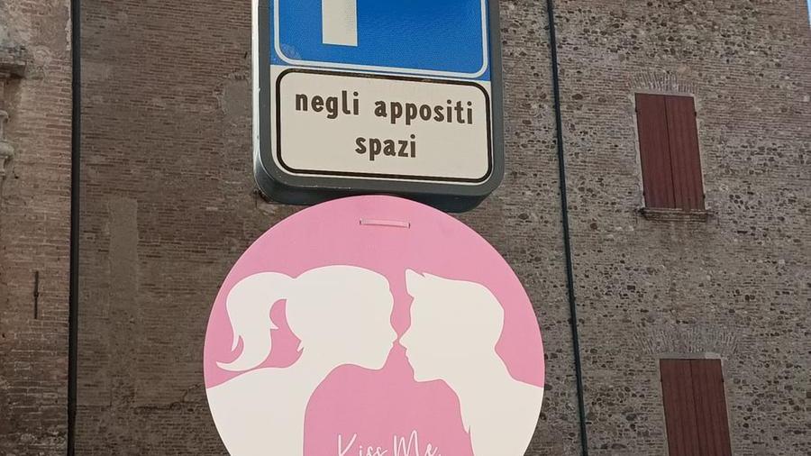 A Scandiano è obbligatorio baciarsi