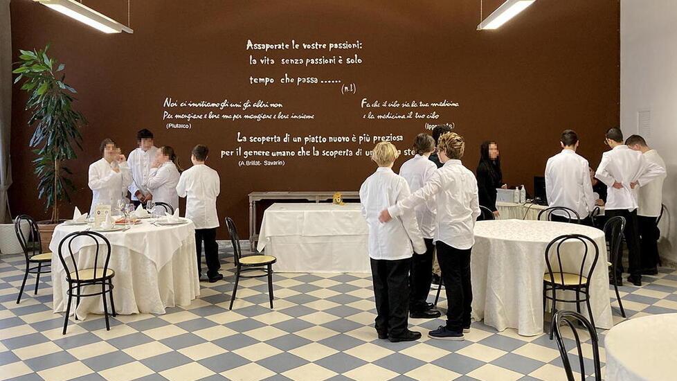 Alberghiero, la preside replica allo chef: «Caro Guidi, venga a pranzo da noi per conoscere la scuola»