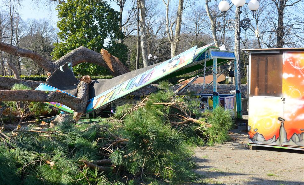 Firenze, niente ordinanza di chiusura e il luna park è aperto
