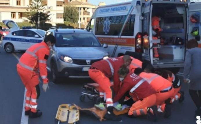 Salto di corsia e scontro frontale fra due auto a Quartu: 2 feriti gravi