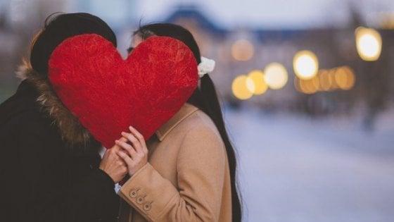 San Valentino alle porte: da Platone alle scatole di cioccolatini non smettiamo mai di celebrare l’amore