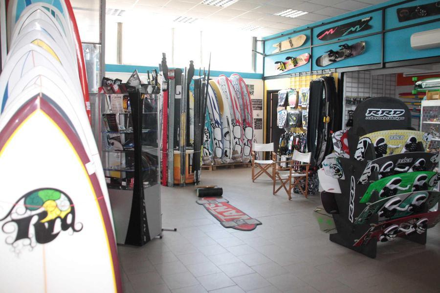 QUARTIERE SHANGAI NEGOZI SERVIZI
NEGOZIO SPORT HOASY SURF