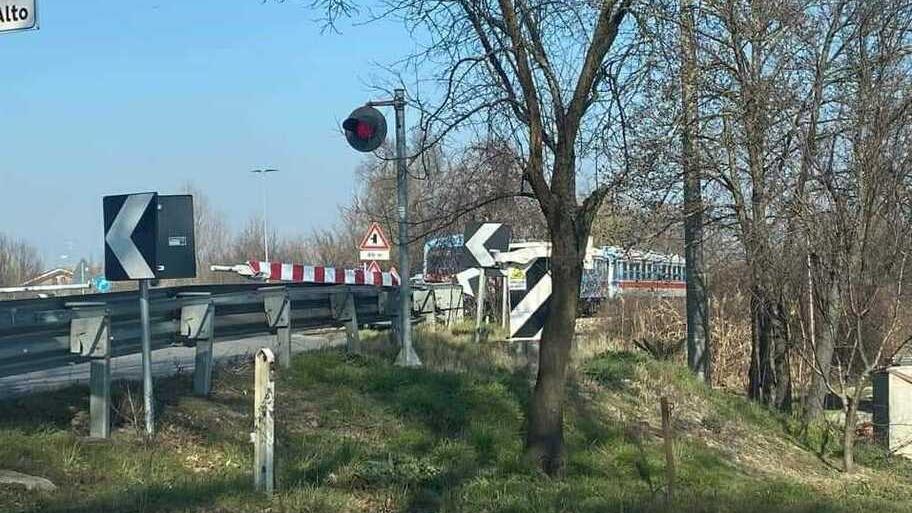 Provinciale 62 e ferrovia Parma-Suzzara: disagi continui. La sindaca scrive al ministro Salvini e alla Regione