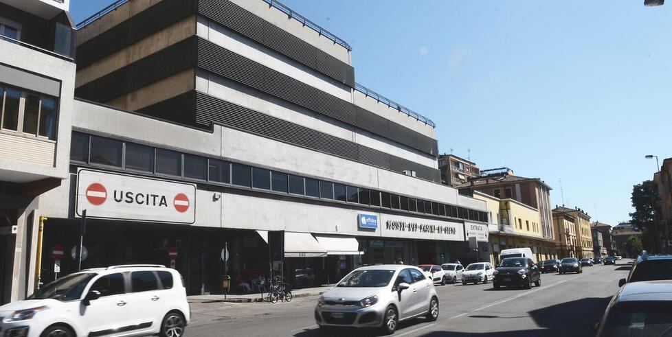 Modena. «Garage Ferrari, no alle ruspe» 