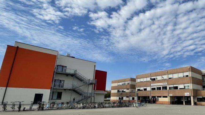Modena. «Esclusi dal’istituto anche con la media dell’8 La scuola non può affidarsi al caso»