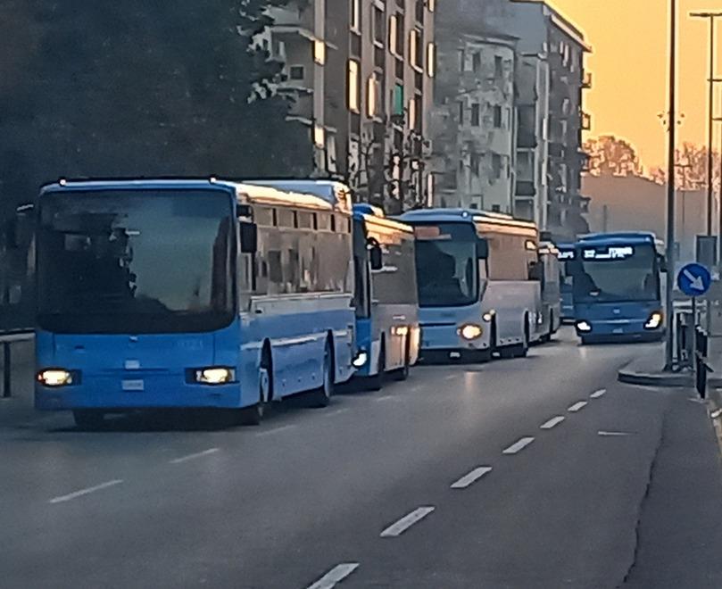 Ferrara, chiusa l’autostazione: scatta il valzer dei bus