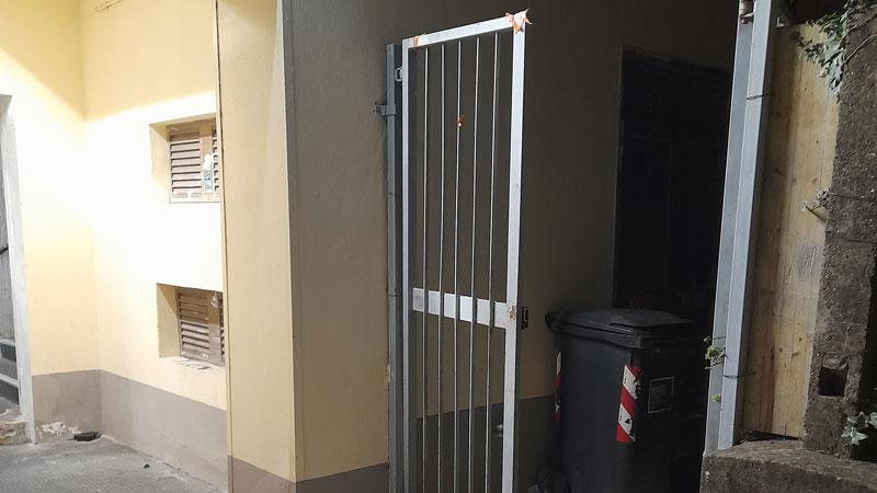 Vandali in stazione a Montelupo, sale l’appello: «Ora servono le telecamere»
