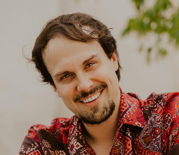 Ferrara, Colli: talento poliedrico del musical. È in uscita “M’innamoro al buio”