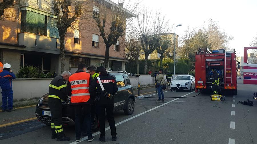 Campogalliano, rogo in un appartamento in strada Barchetta: otto intossicati e otto famiglie evacuate