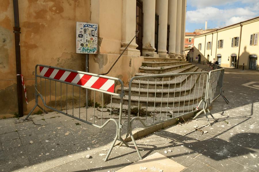 
	Transenne e calcinacci a San Francesco

