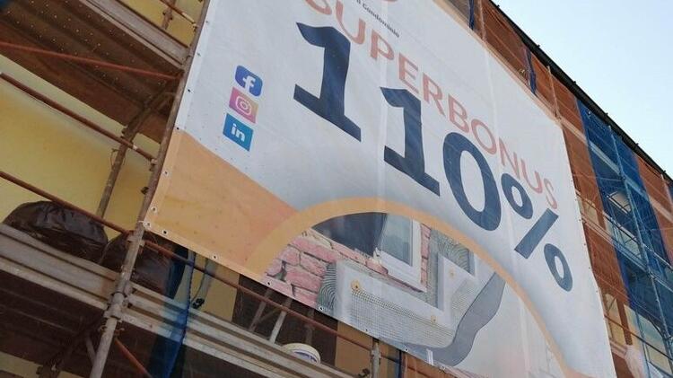 Ferrara, il Comune si fa garante e acquista i crediti per sbloccare i bonus