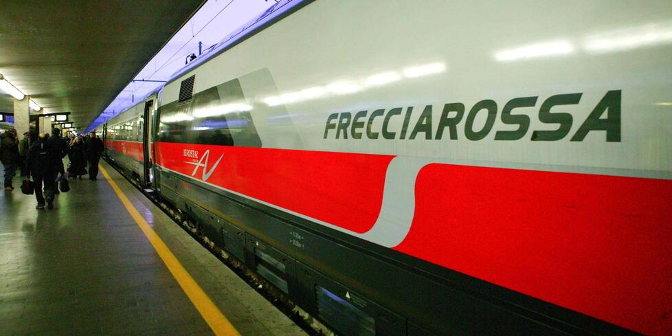 Grossi rami sui binari tra Castelfranco e Modena: treni in tilt 
