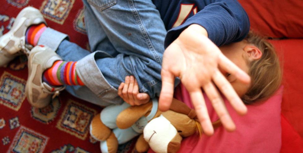 Sassari, abusi su una bimba di 11 anni: a processo l’amico di famiglia