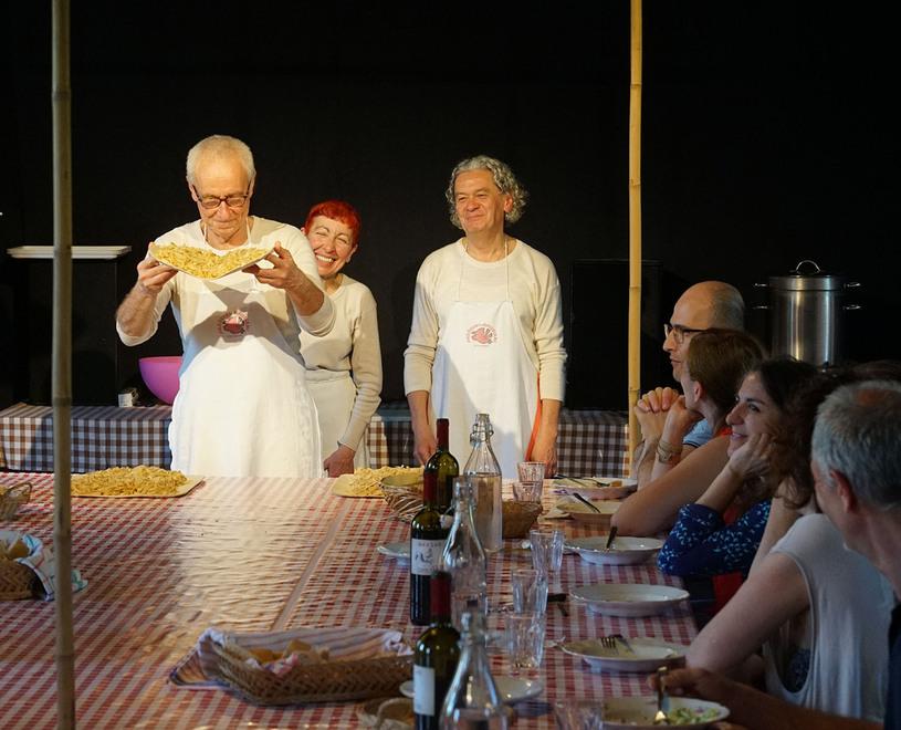 Nonantola Nella cucina-teatro delle “Ariette” va in scena la vita di tutti i giorni 