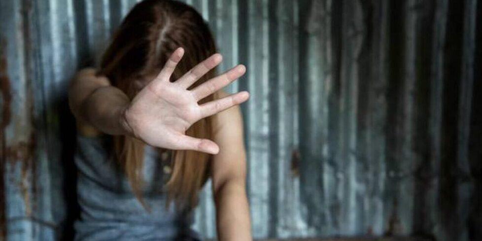 «Ha molestato ragazzine tra gli 8 e i 15 anni», stalliere sessantenne nei guai