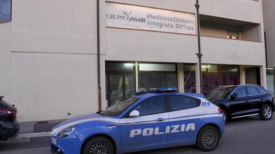 Spintonato da un ragazzino medico finisce all’ospedale
