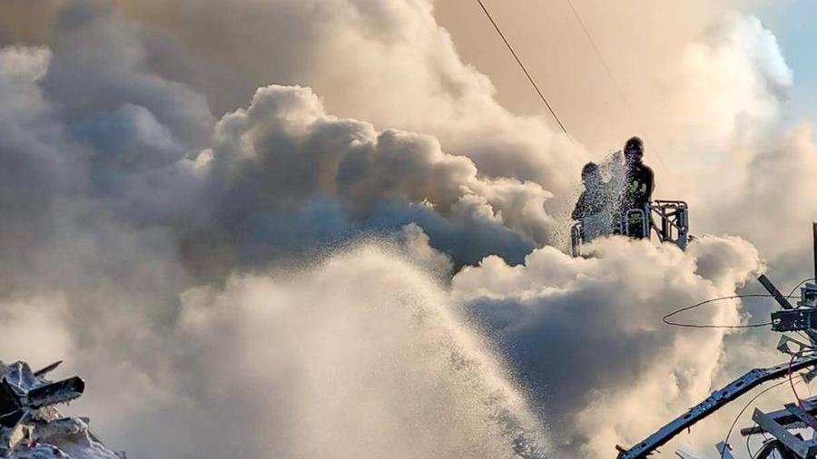 Modena. Incendio di Baggiovara, dalle analisi Arpae non sono emerse criticità «Livelli di inquinanti molto inferiori a quelli di riferimento»