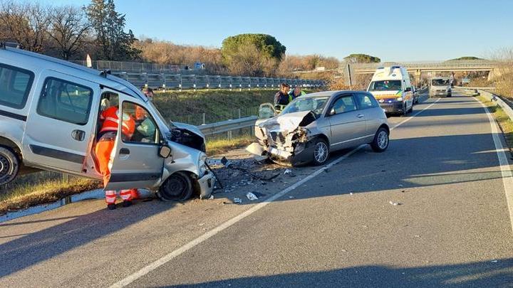 Muore in uno scontro donna di 53 anni