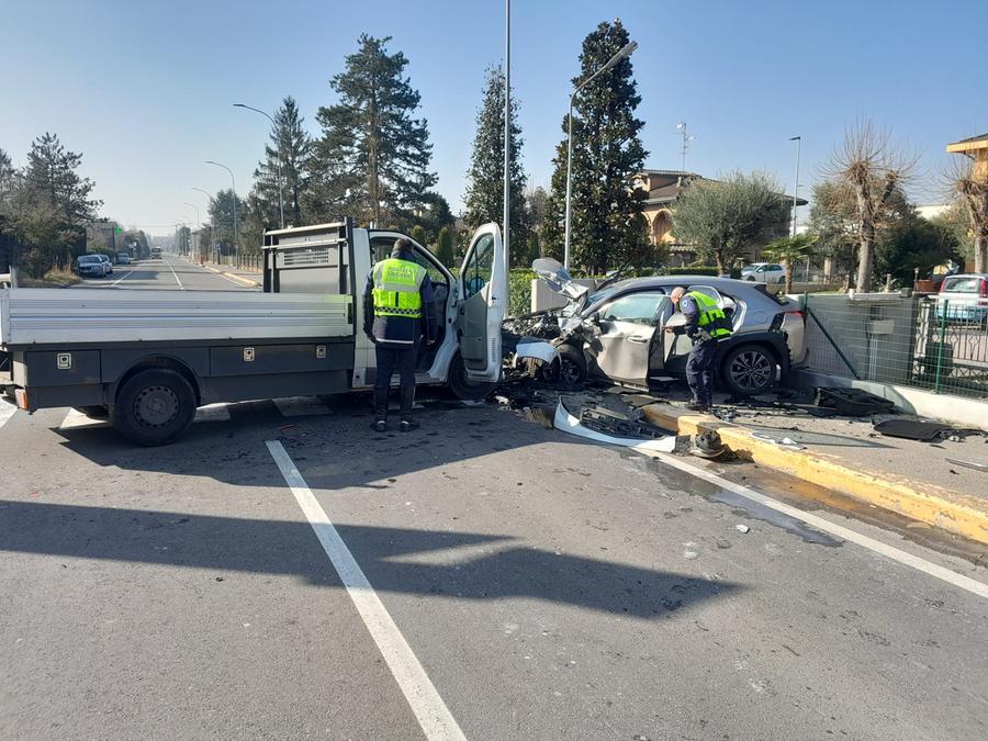 Cavezzo, Tragico Schianto. Con Il Camioncino Contro Un’auto: Un Morto ...