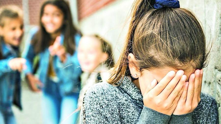 Pisa, a 15 anni da un mese si rifiuta di andare a scuola: «Mi bullizzano, non ci torno»