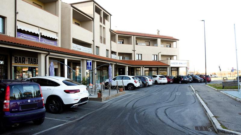 Grosseto, medico aggredito dai ragazzini del “Casalone”: anca rotta, 30 giorni di prognosi