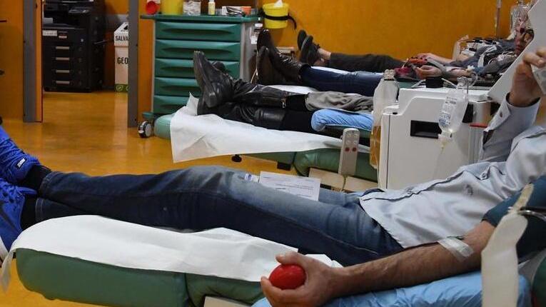 Pontedera, questionario compilato a penna rossa: donatore di sangue respinto in ospedale