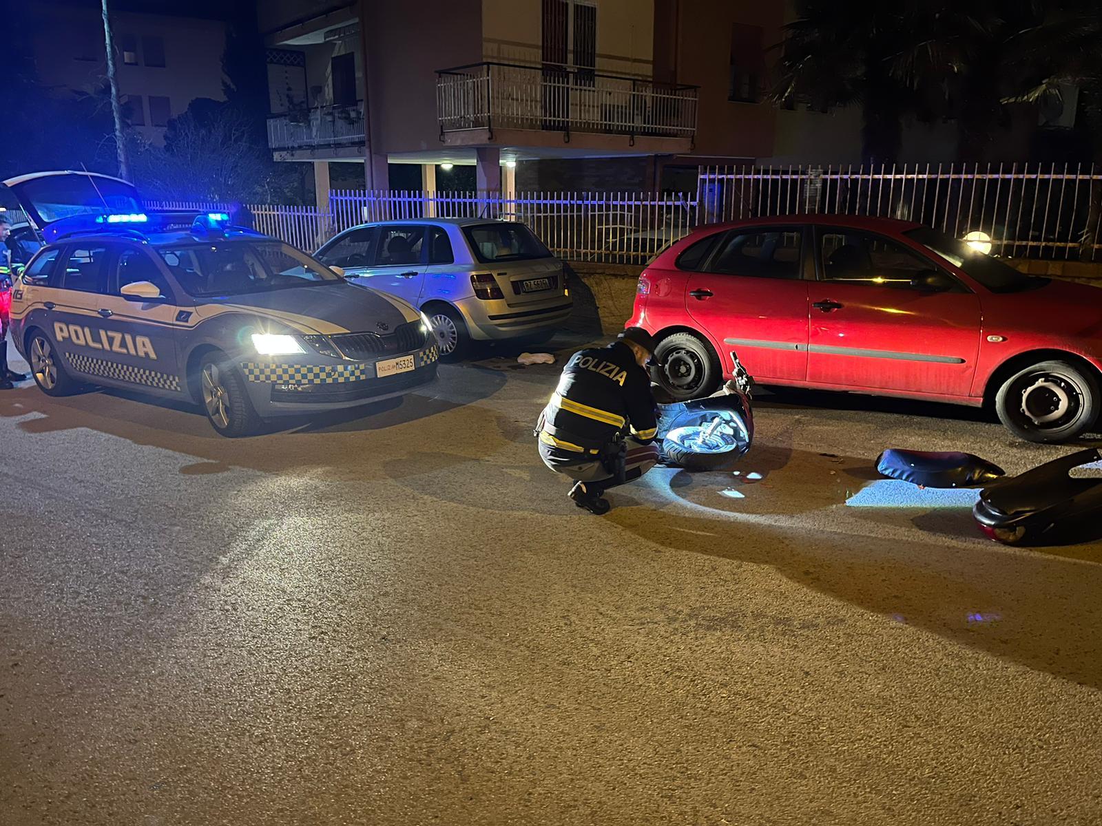 Sassari, scappa in moto nel traffico e provoca un incidente