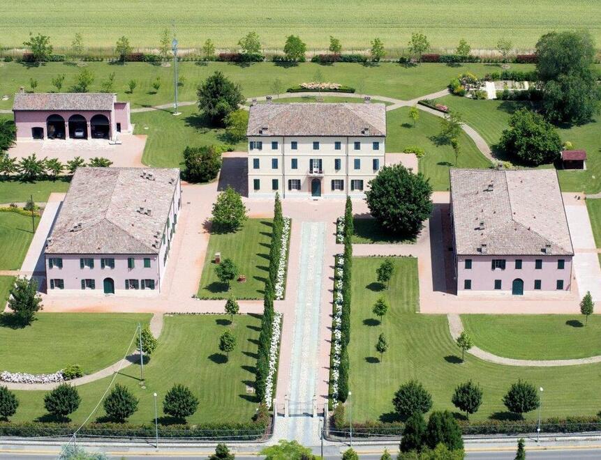 Villa Corazza messa in vendita, servono 7 milioni per acquistarla