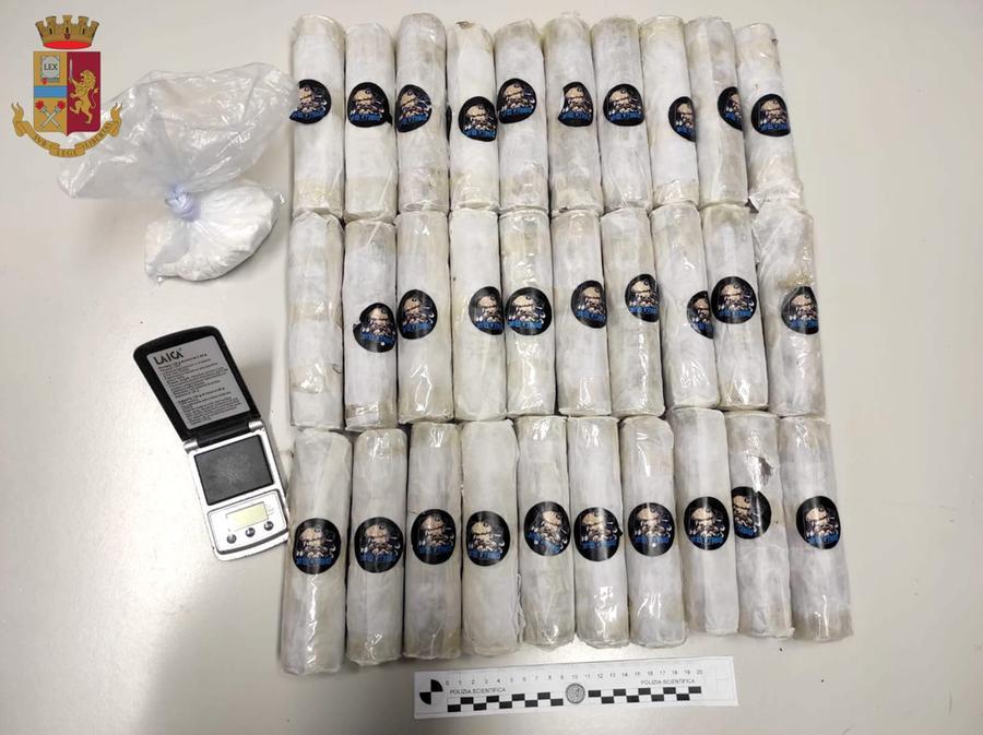 
	La droga sequestrata

