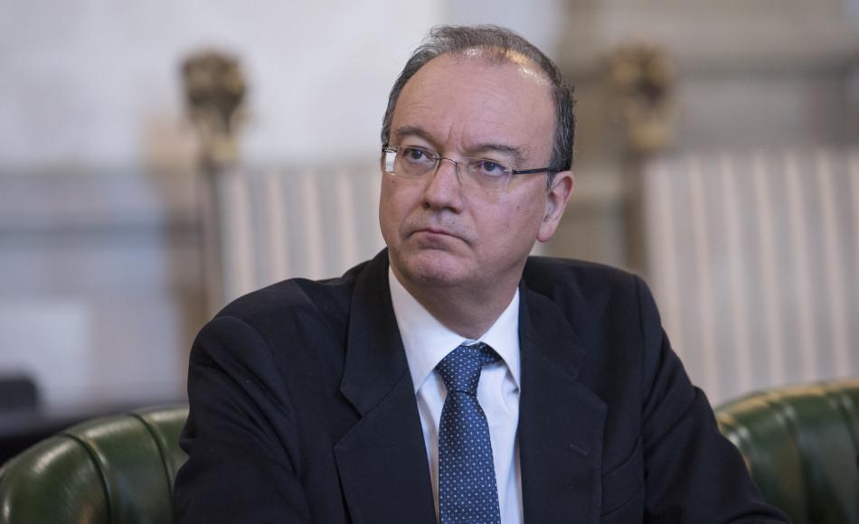 <usng-titolo>Il ministro dell'istruzione: «La scuola valorizzi il talento. Ai docenti più soldi e rispetto»</usng-titolo>