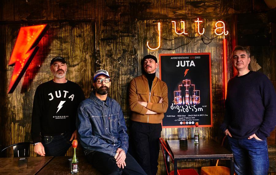 Modena,  Buon compleanno Juta Cafè l’oasi per socializzare in via Taglio