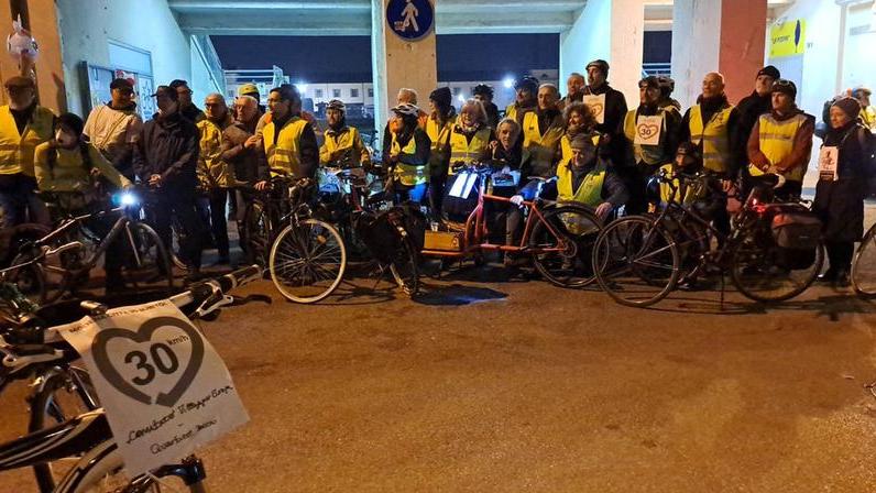 Pedalata per sostenere la “Città 30” e una sosta in ricordo di Daniela Aiello