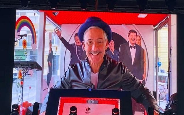 Burlamacco premia Fiorello con il premio Funari